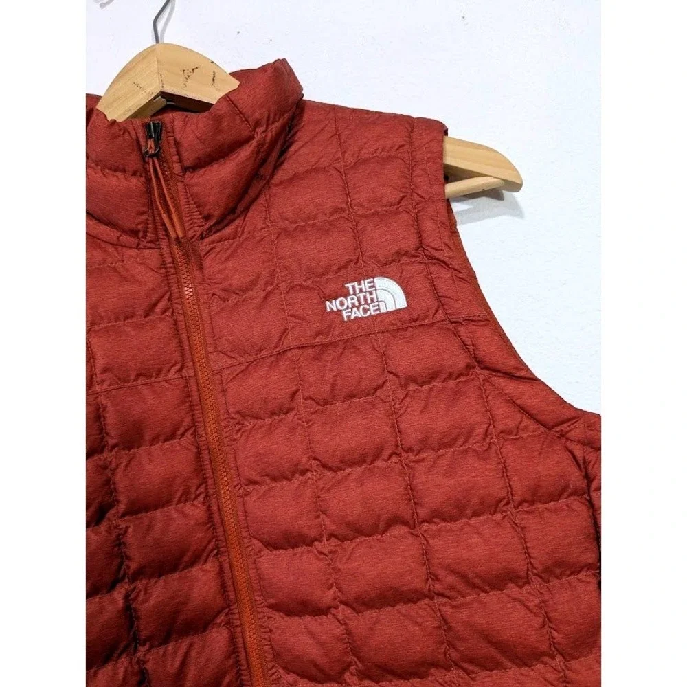 The North Face Thermoball Eco Vest Womens M Rust Orange Quilted Puffer Zip - Picture 3 of 10
